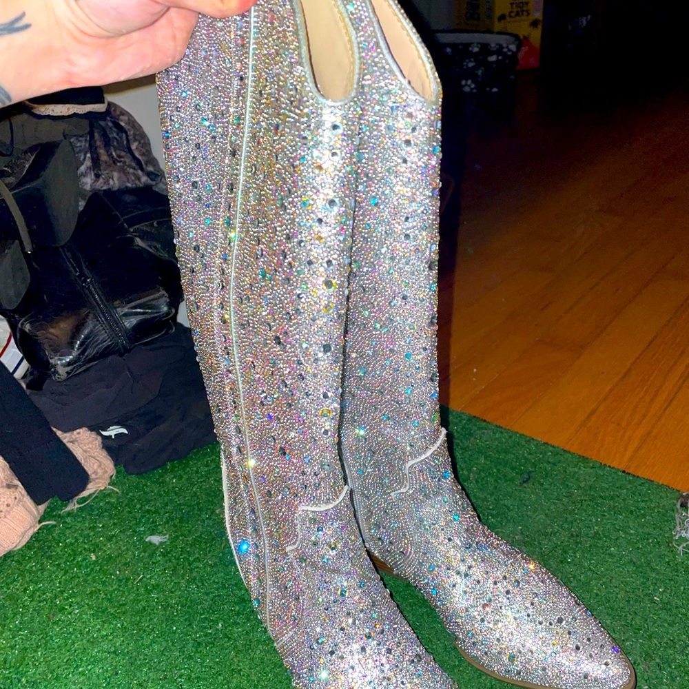 Super Cute Sparkly Rhinestone Cowboy Boots